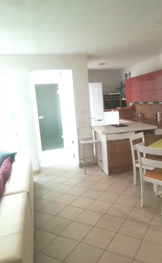 Apartma Zalka Izola Buitenkant foto