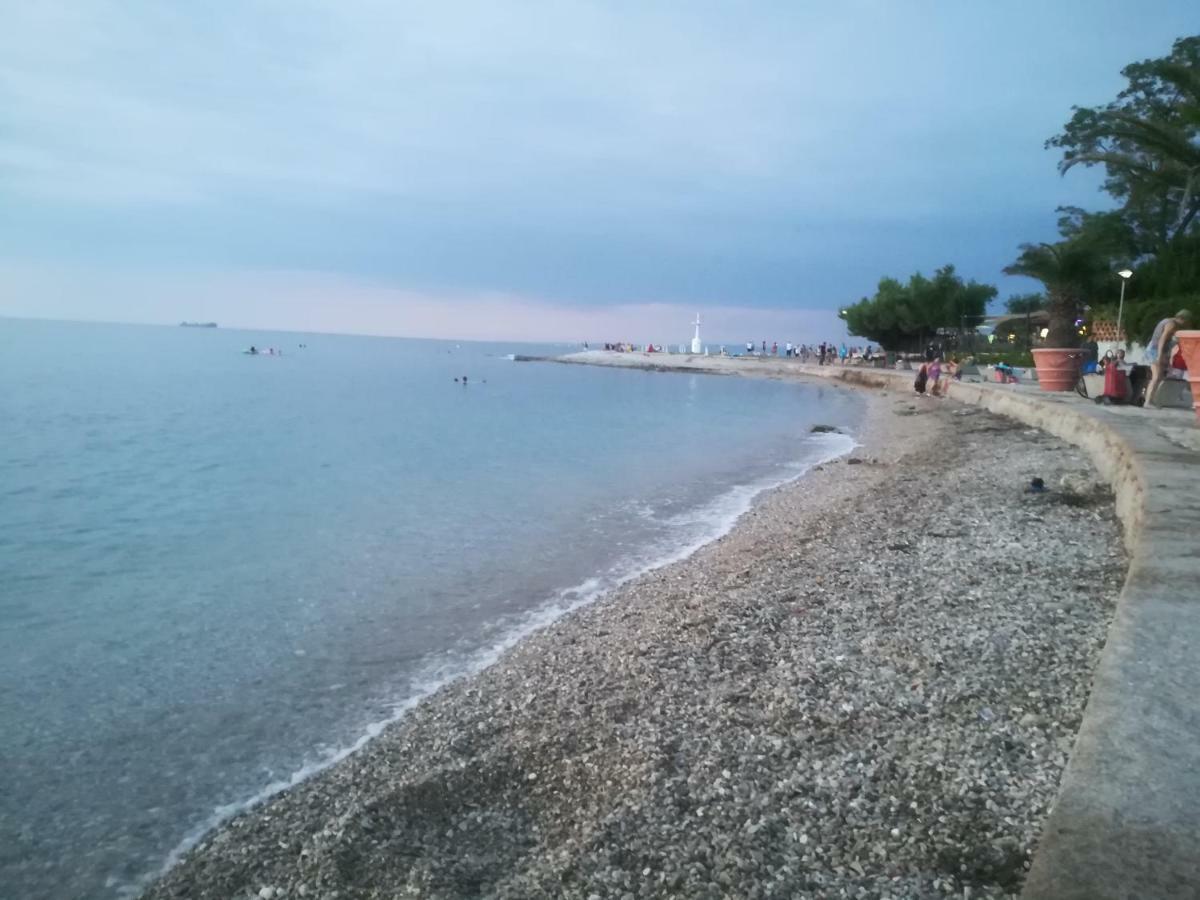 Apartma Zalka Izola Buitenkant foto